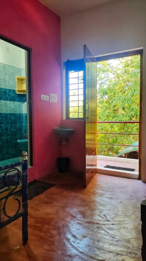 Travellers Tribe By Livelehood Habitat Albergue Auroville Exterior foto